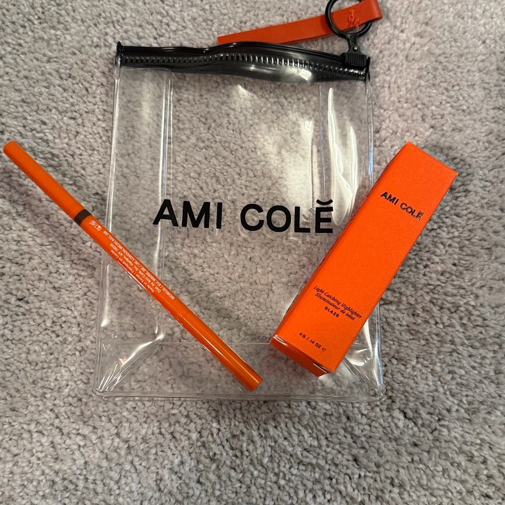 NIB Ami Cole gift set